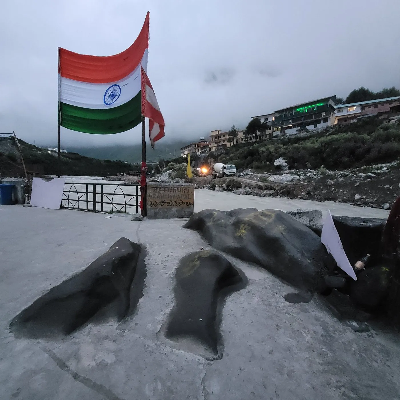 The sacred Brahma Kapal rocks on the banks of the Alaknanda river, Badrinath