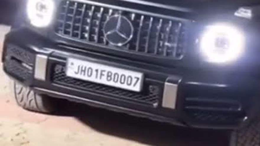 MS Dhoni's vehicle with the number 0007